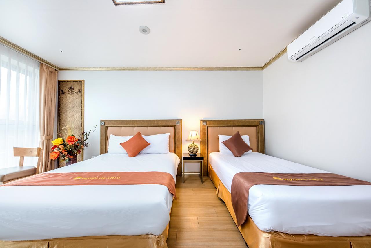 Pearly Hotel เมืองเชจู ภายนอก รูปภาพ